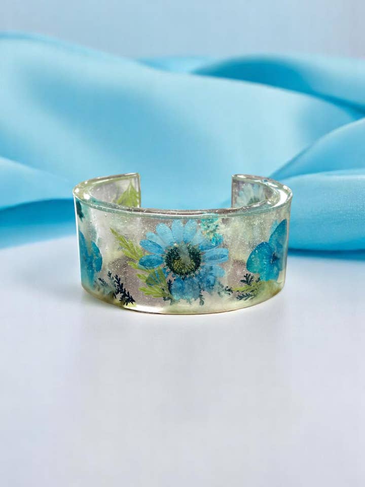 Armband i harts med pressade blommor | Unika handgjorda smycken för wholesale av Ciao Bella Jewelry Inc