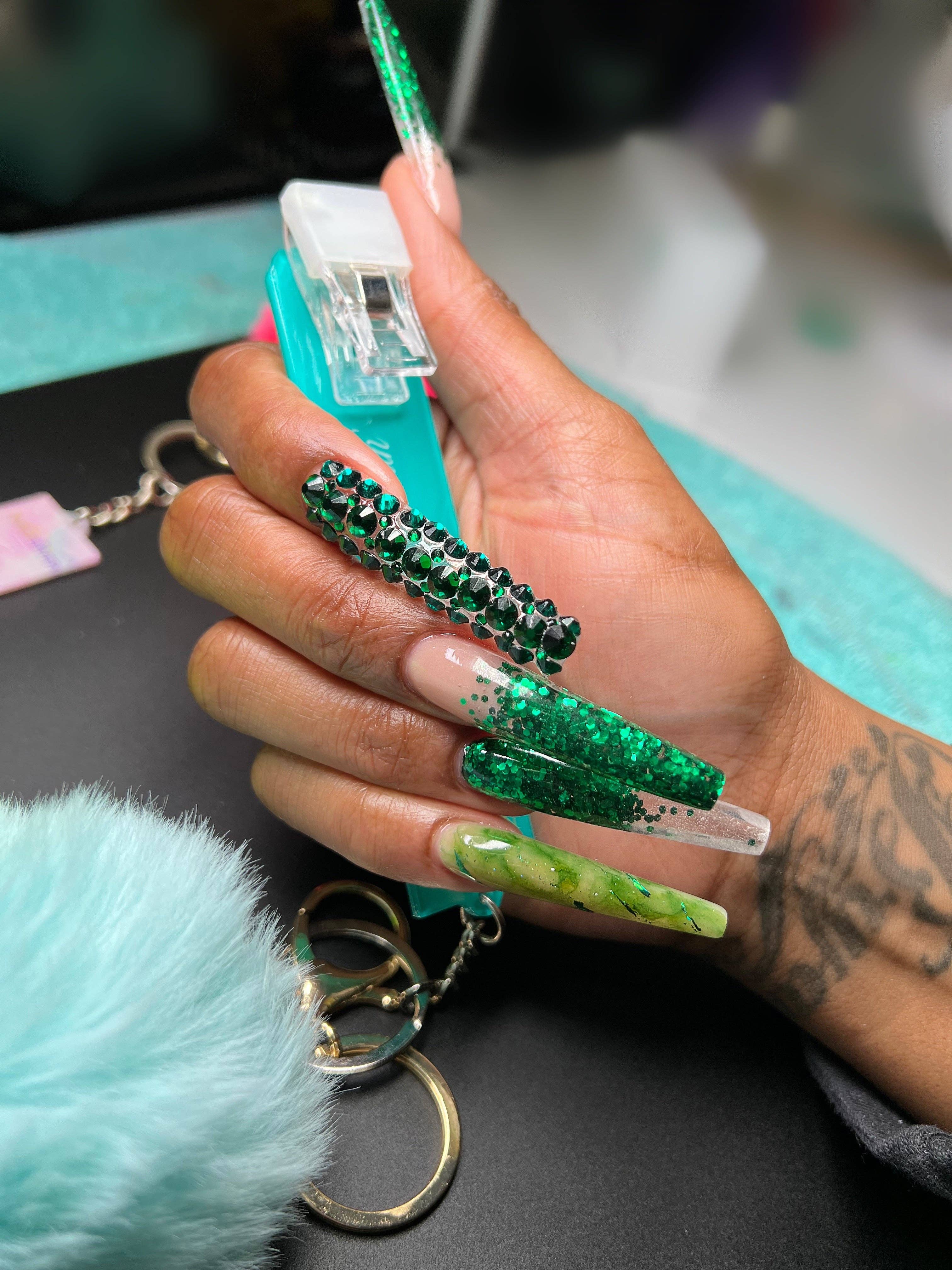 NABulous - Wholesale Keychain - Women's - Long Nails Card Grabber | NABulous43