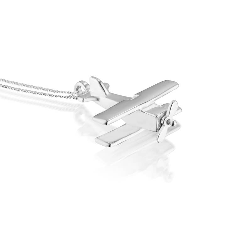 Collana L'avion Charm per la vendita all'ingrosso da parte di Serena Van Rensselaer Jewelry