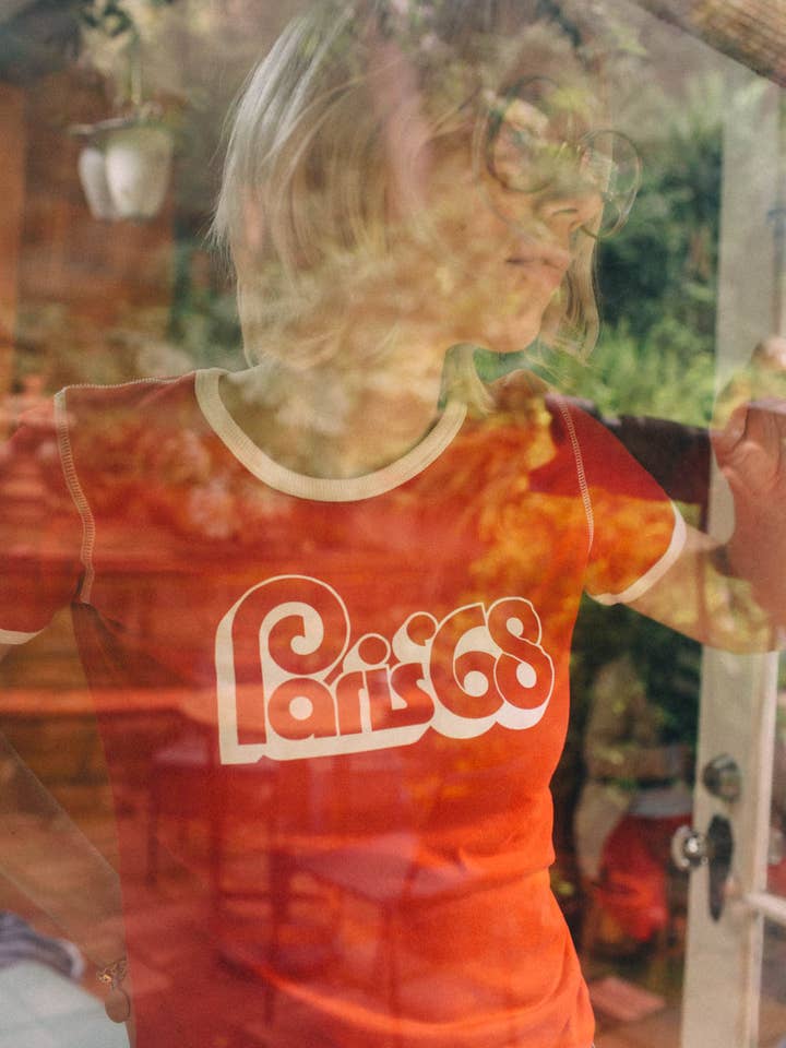 The Bee & The Fox - Wholesale T-shirt met print - Dames - Parijs '68 | Dames Graphic T-shirt1