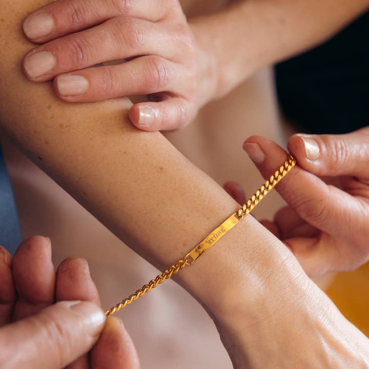 Enhver sprogsamling for engroshandel hos Customcuff