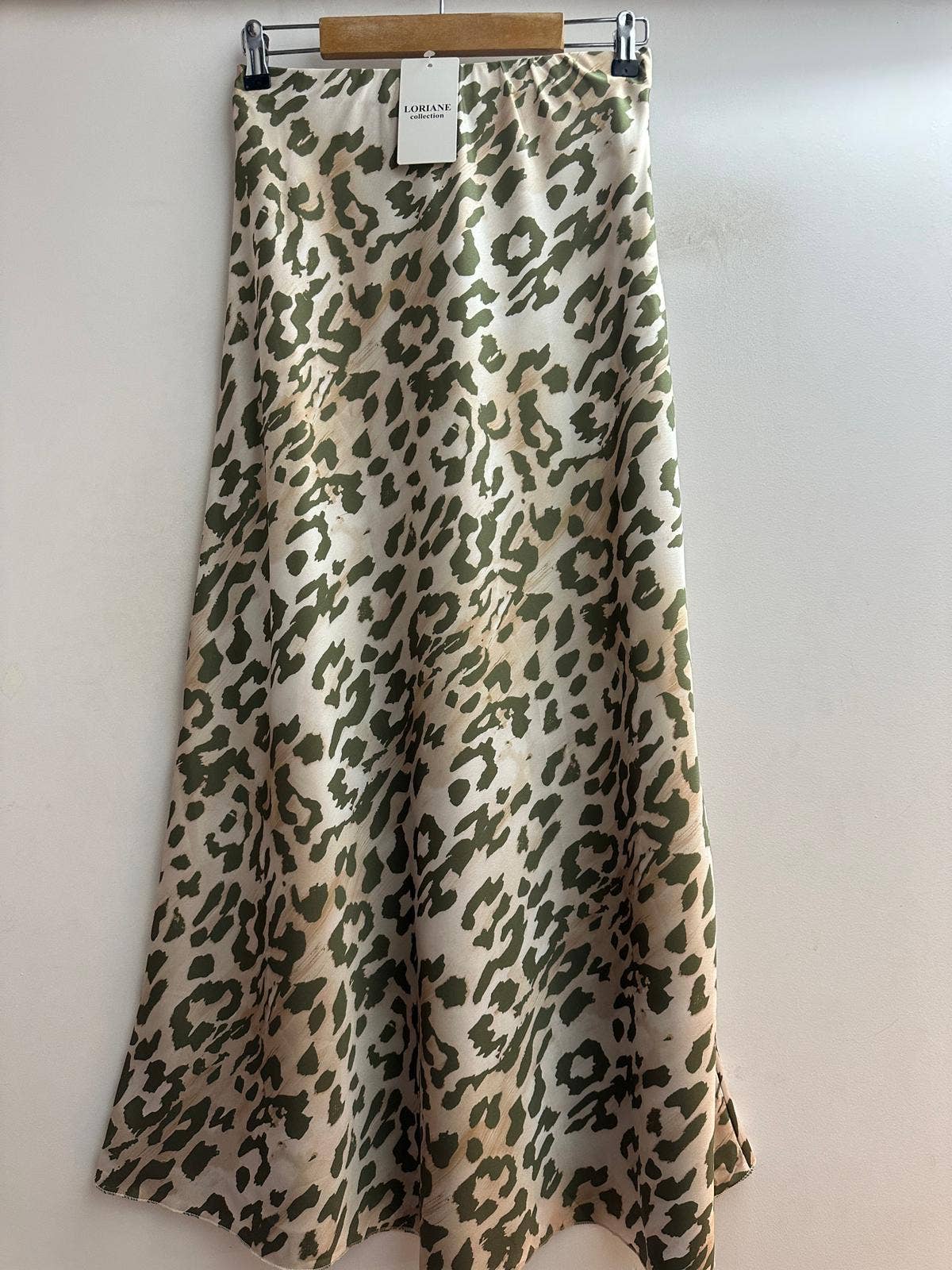 LORIANE - Wholesale Skirt - Women's - 10480LC fluid and lightweight, with an elastic waist0