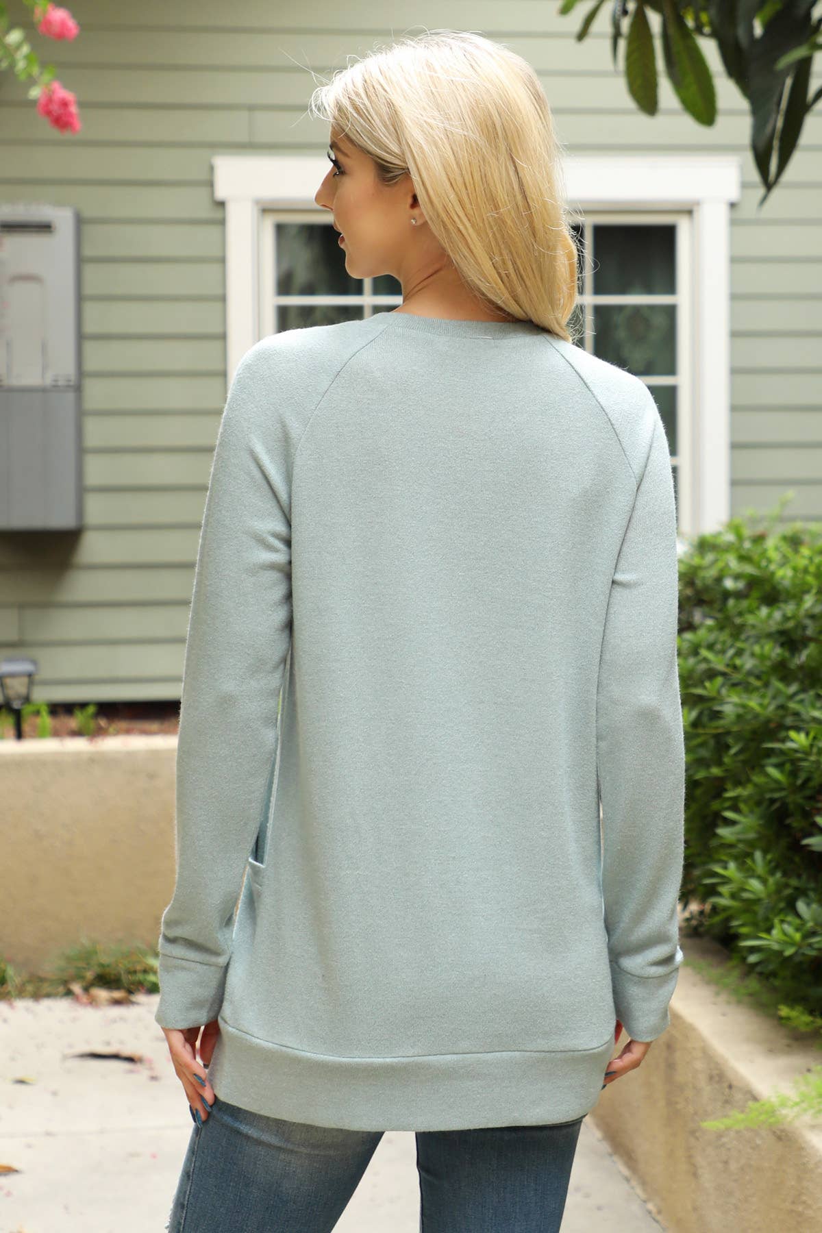 You & Me - Vente Haut en maille – femme - HAUT À MANCHES LONGUES EN TRICOT EN V YMT20078V69