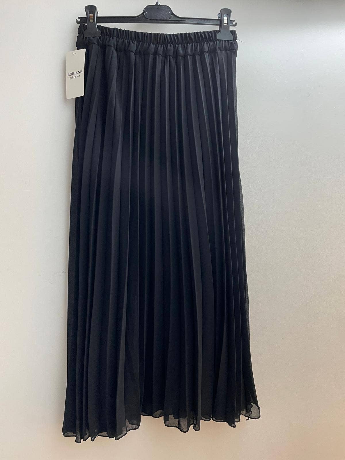 LORIANE – wholesale Skirt – Women’s – 22017U Long pleated solid skirt0