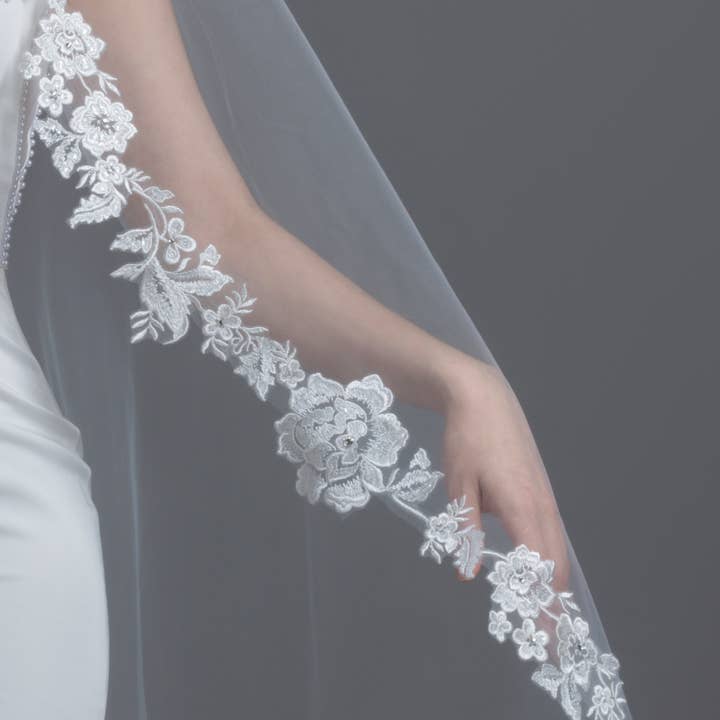 Velo de novia mantilla de encaje bordado floral FS6221-M 60" para venta al por mayor de Farinosa Bridal