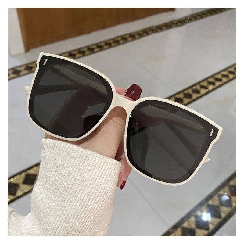 FurDecoration - Wholesale Sunglasses - Women's - Outdoor UV400 Protective Sunglasses for Beach and Sun Protection1