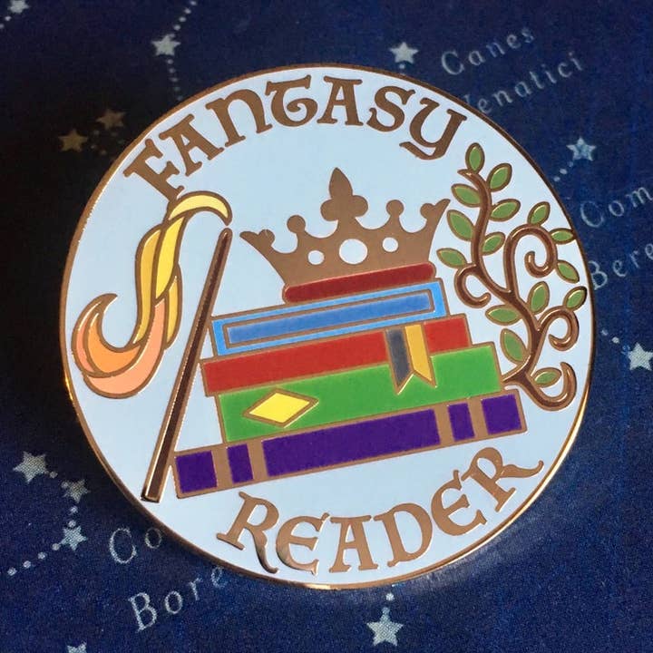 Broche Fantasy Reader pour la vente par Magical Born Sisters