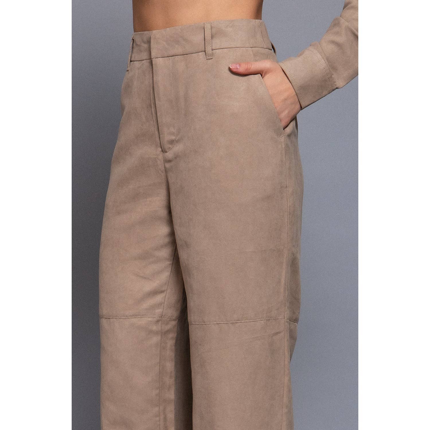 HiteJeans - Vente Pantalon – femme - PANTALON TISSÉ À JAMBES DROITES EN FAUX DAIM2