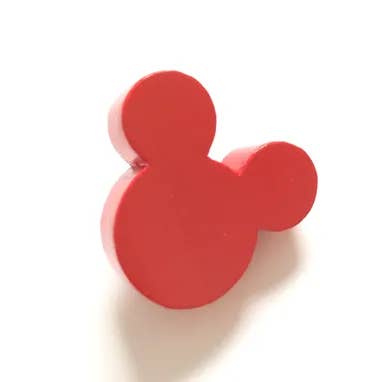 Perle tete mickey en bois bijou collier attache tetine pour la vente par Kids and Crea