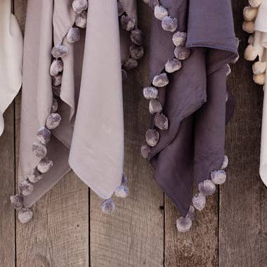 Malibu Luxxe – Engroshandel Tæppe – Luxxe Pom Pom Kaster15