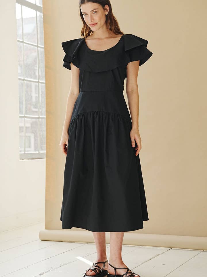 Marianna Déri GmbH - Venta al por mayor Vestido - Mujer - Vestido midi negro con volantes1