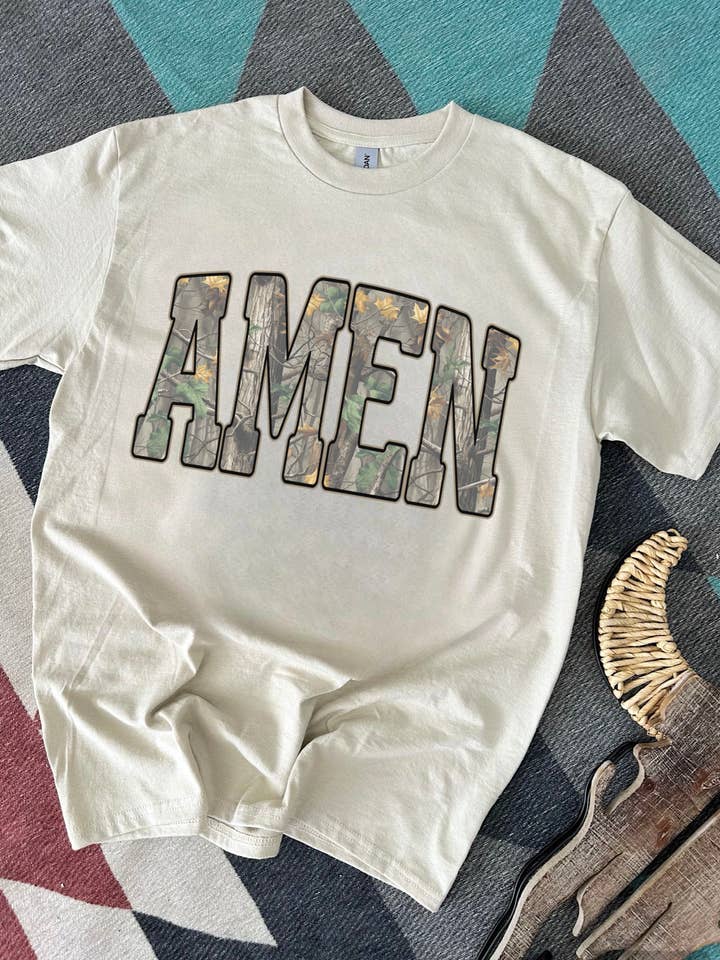 Camo Amen T-Shirt oder Rundhals-Pullover für den Großhandel von Gunpowder and Glam Boutique