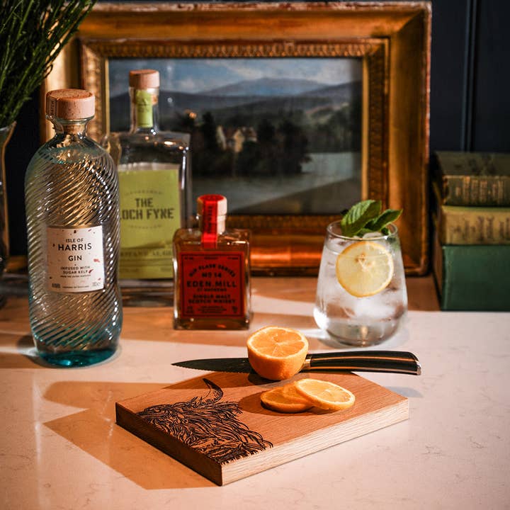 Oak Bar Board - Highland Cow for wholesale by Selbrae House Ltd