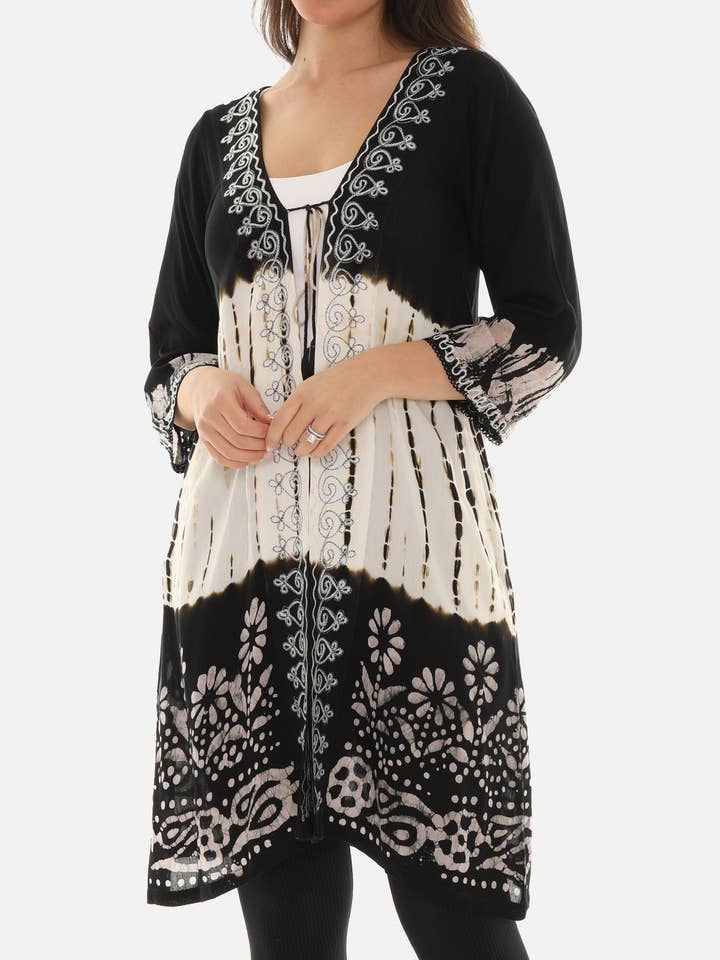 Plumeau long Boho Chic Tie Dye pour la vente par Shoreline Wear. INC