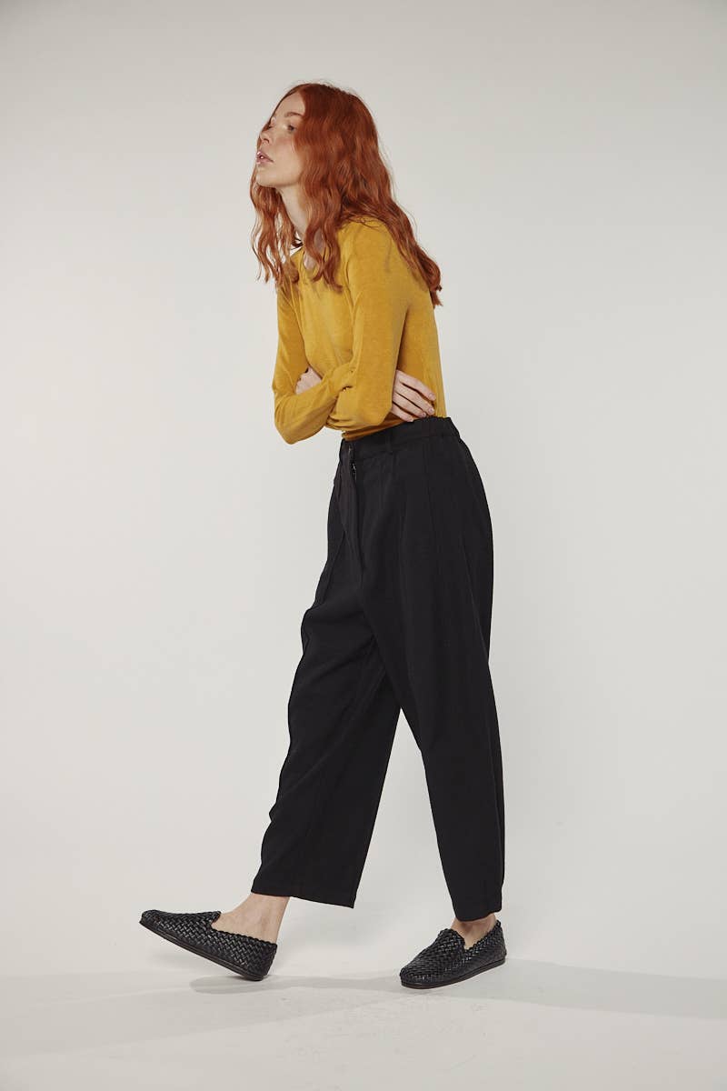 Black Wool blend pintuck pants for wholesale on Faire5