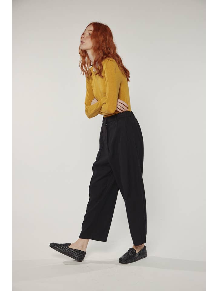 Black Wool blend pintuck pants for wholesale on Faire5