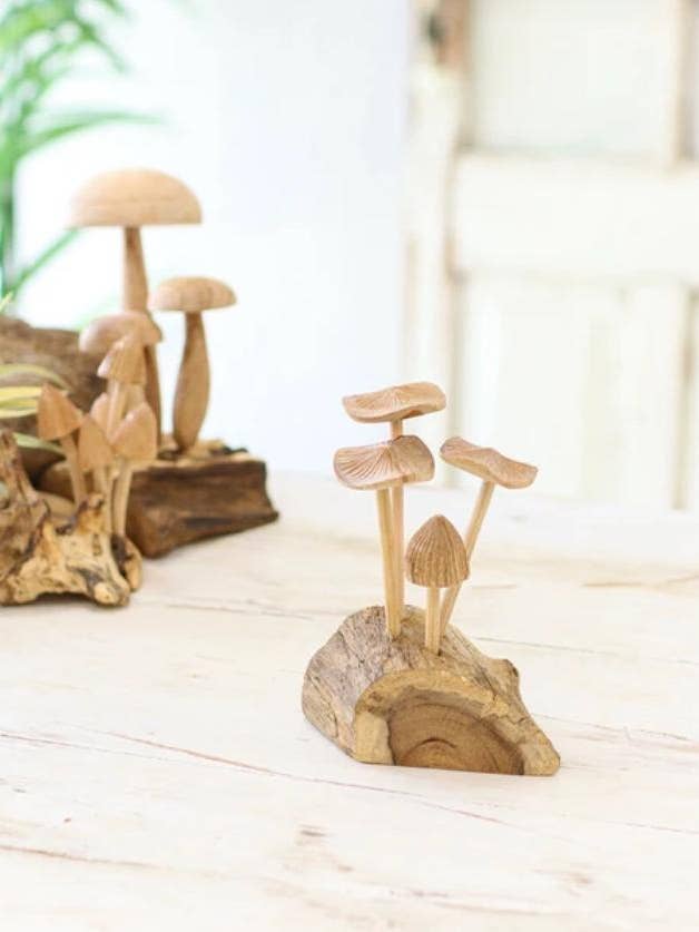 Fungo in Legno Intagliato a Mano su Legno Fluitato: Decorazione Rustica da Foresta per la vendita all'ingrosso da parte di 「FUNJI」In Japan