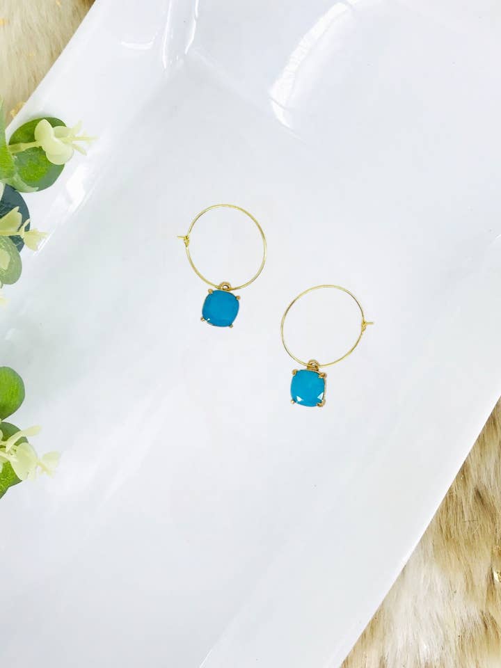 Aros con strass - E19-2112 para venta al por mayor de Magnolia & Peach Jewelry Boutique, LLC