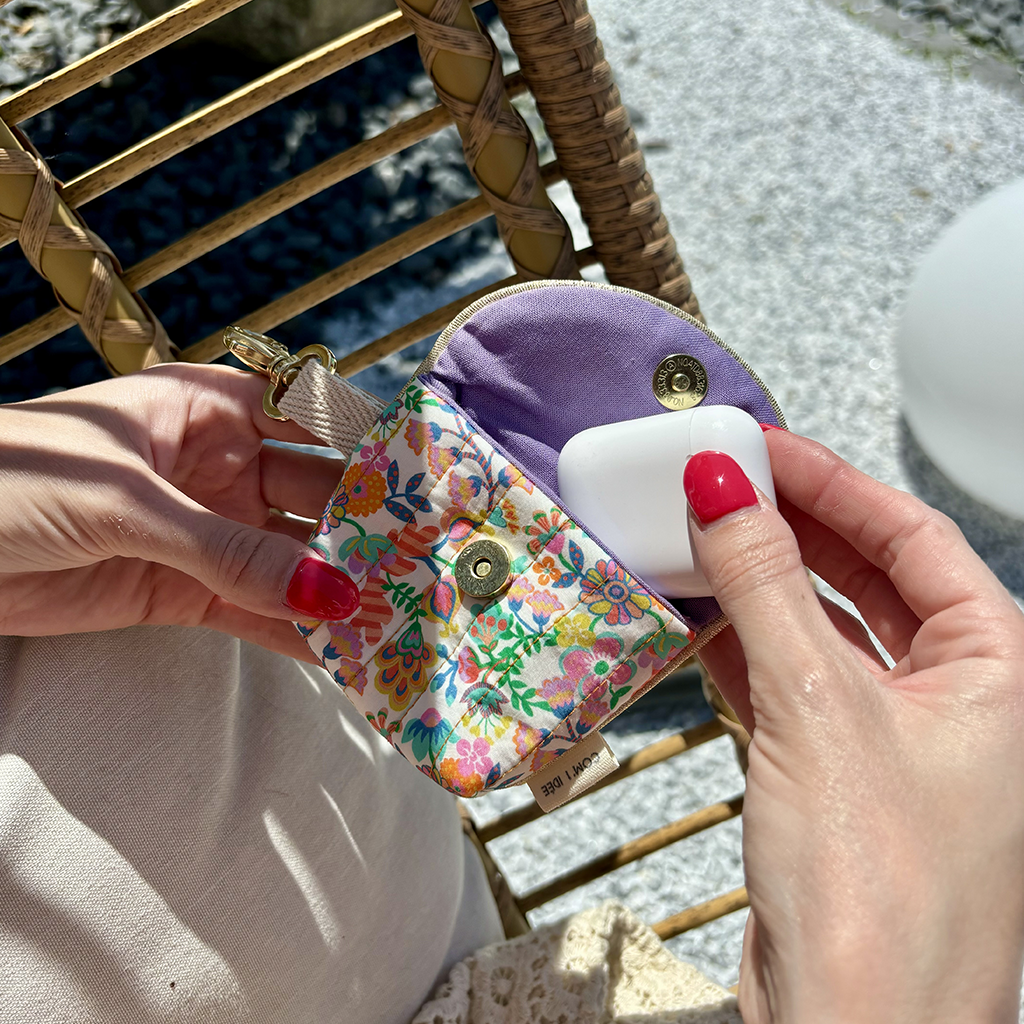 Com'1 Idée – wholesale Sömnadskit – Earphone Case Kit med karbinhake | Com'1 Idée1