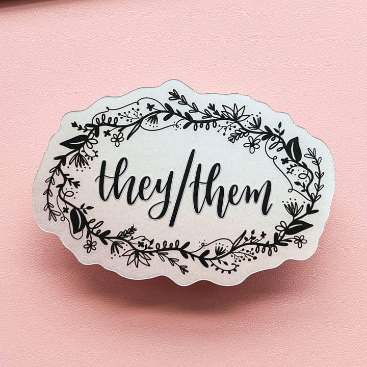 Autocollant « Les pronoms ils/eux » pour la vente par The Harpy Otter Co