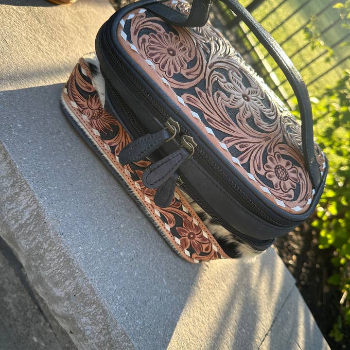 BDN Boutique - Wholesale Make-up/cosmetic bag - Hand Tooled Leather Cosmetic Make up Bag Women Travel Portable Pouch - Luxury Toiletry Bag13