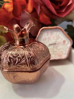 Bougie Grenade Perséphone, Bougie en Soja Or Rose pour la vente par Sacred Lore