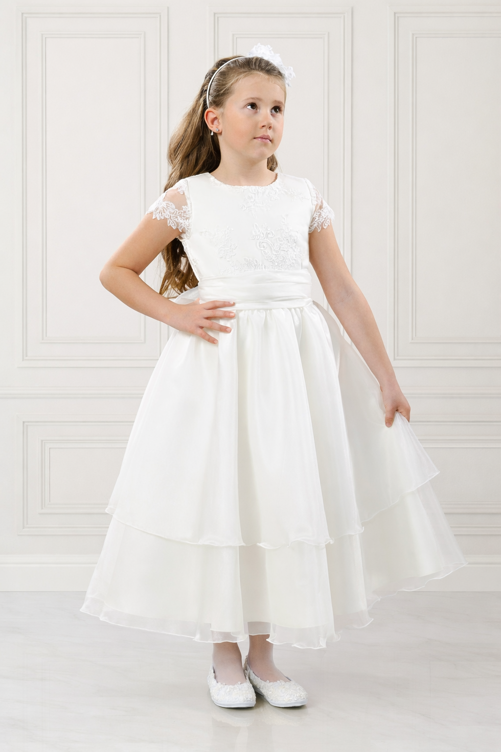 Bajabella – wholesale Klänning – Barn – Blommig tärnklänning med broderad spets för dop och speciella tillfällen1