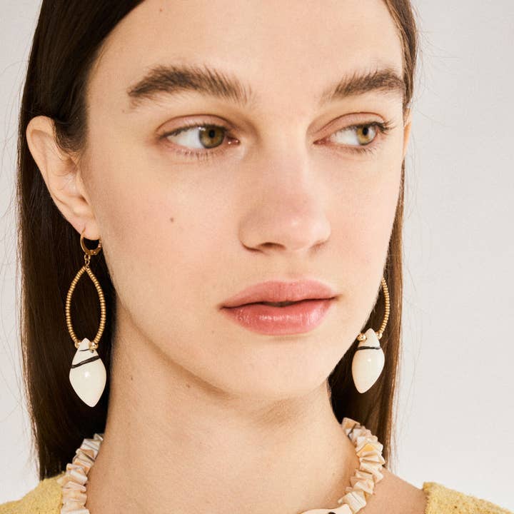 SHELL NECKLACE W/ PINK ENAMEL ELEMENT - N63 for wholesale by NALI'