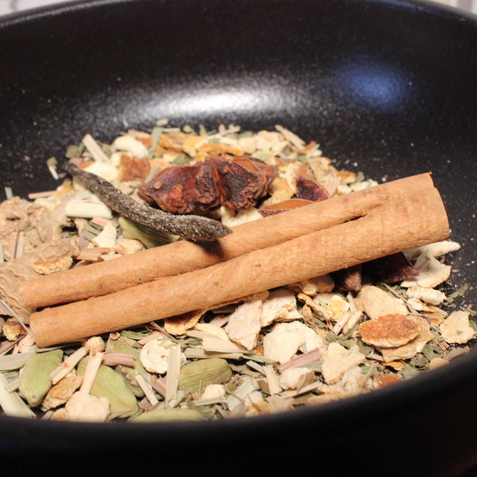 Les Epices Curieuses - Wholesale Dried Spice Mix - Saint Barthe Arranged Rum Preparation Kit2