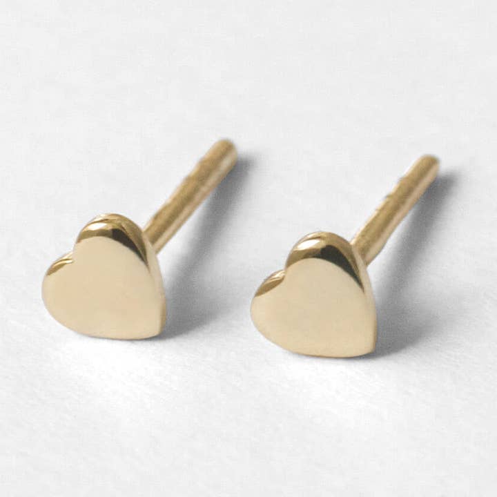 Aimee Studs, Massivt 14K Guld for engroshandel hos Kara Yoo