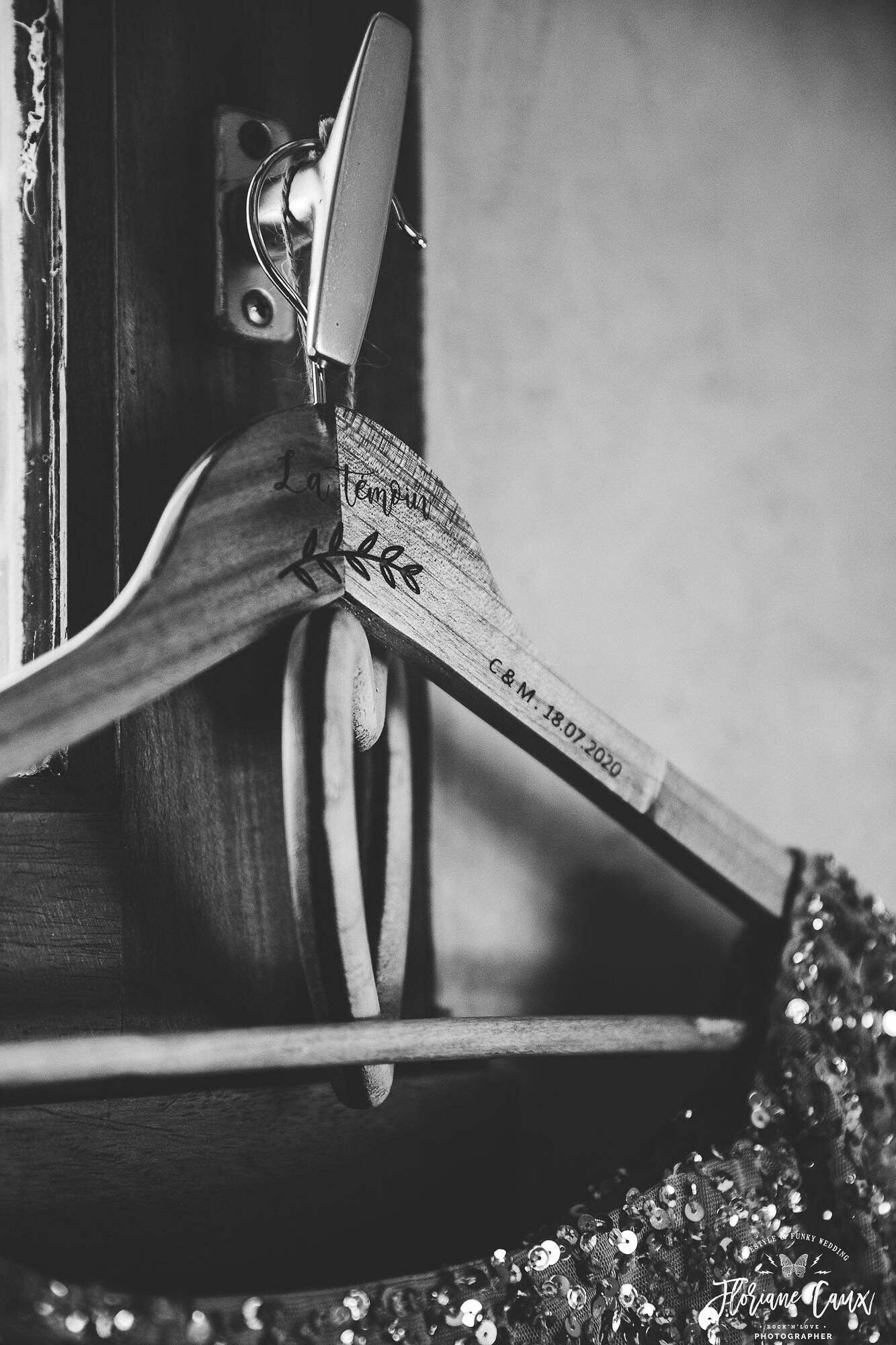 ATELIER MFK - Wholesale Clothes Hangers - Personalized wooden hanger "Wedding"2