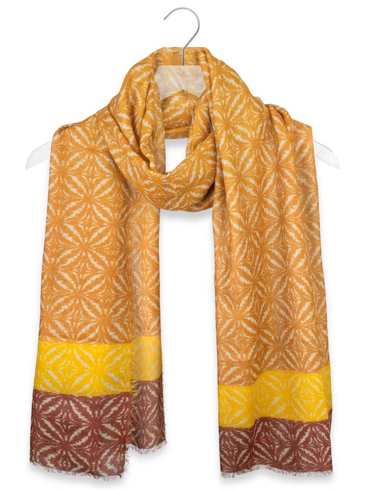 Écharpe imprimée Overshot pour la vente par AMATO NEWYORK Carolina Amato