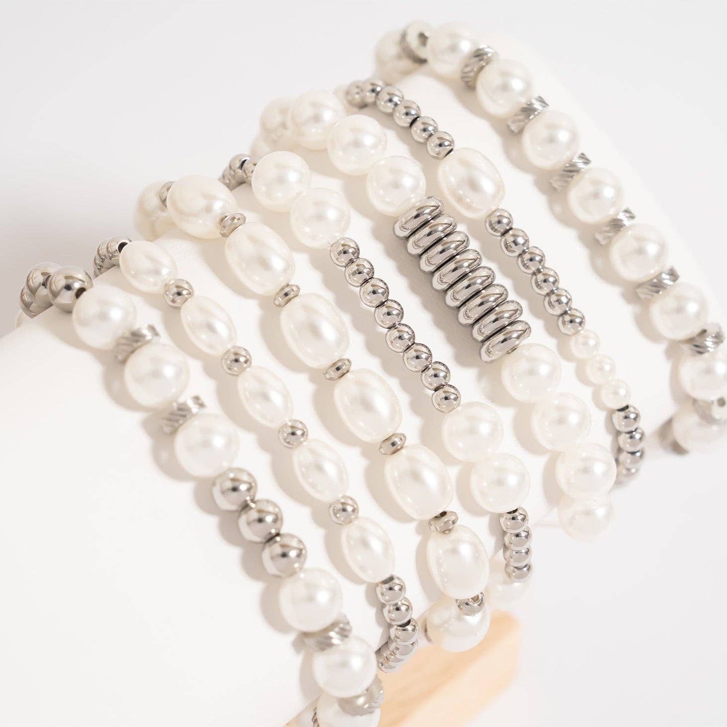 WJW - Vendita all'ingrosso Bracciale con perline - Bracciale elastico con perle di vetro Kiska 8mm in oro 18K PVD5