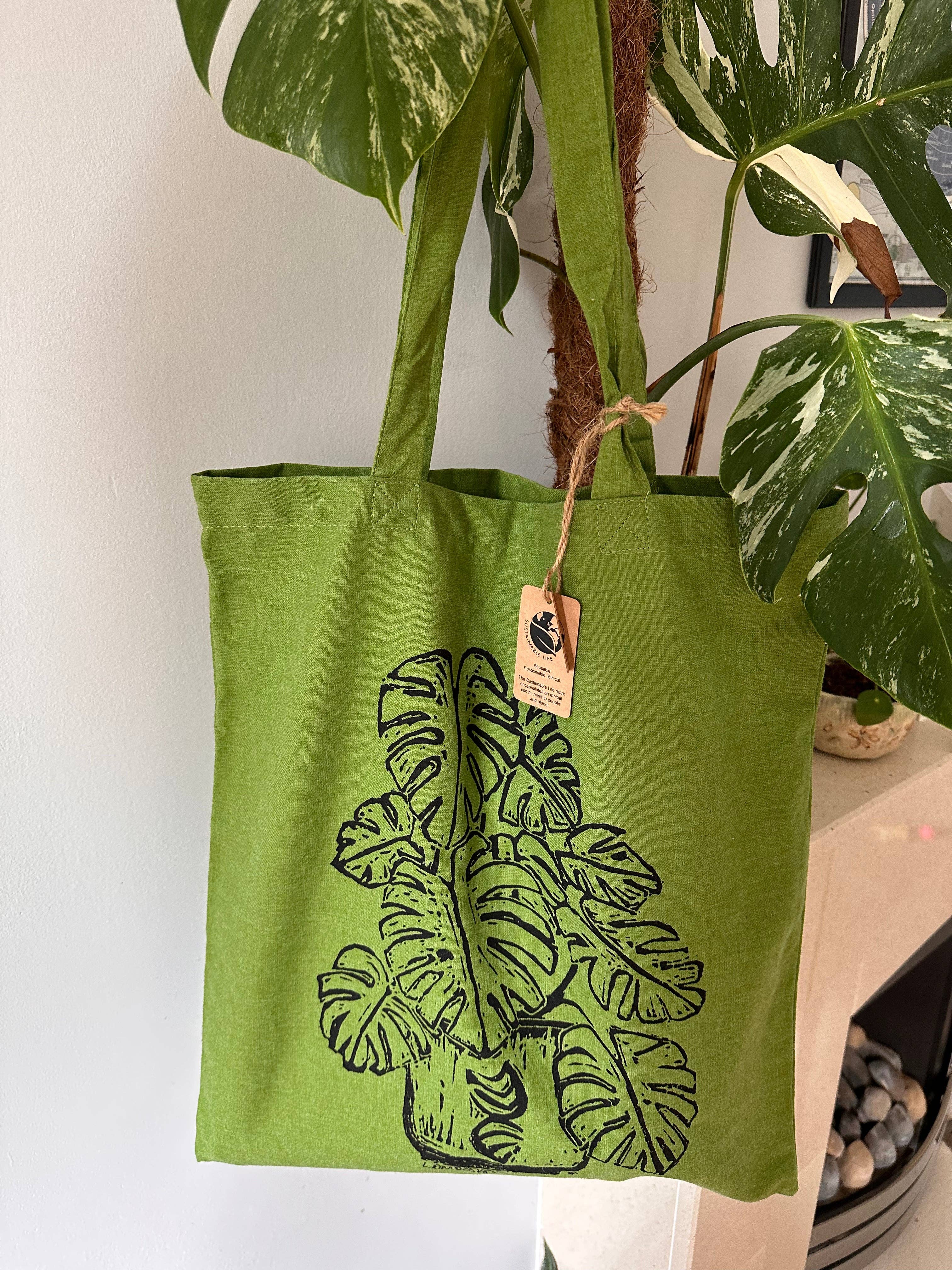 LDMDesign – wholesale Tote bag – Women's – Eco-Friendly recycled plastic RPET Monstera Deliciosa tote bag.3