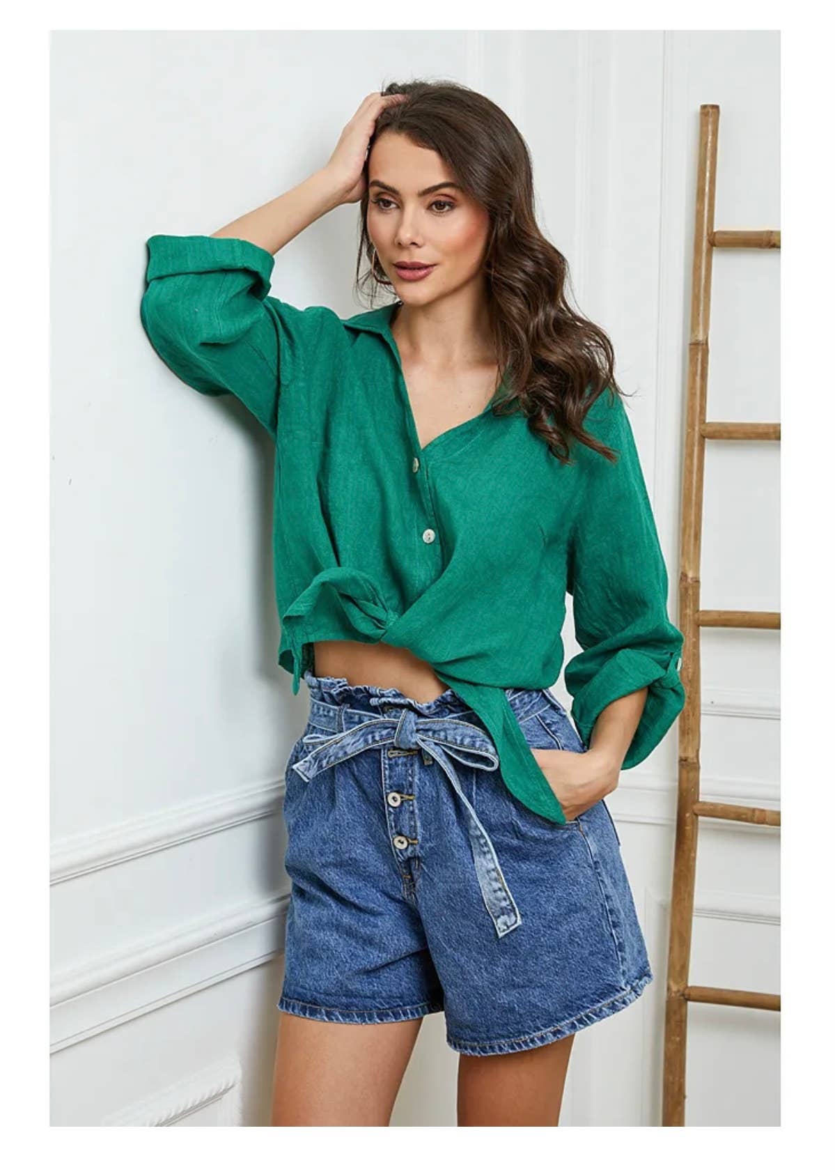 LÉA & LUC - Venta al por mayor Camisa con botones - Mujer - Camisas anudadas a la cintura en 100% lino REF. 220272