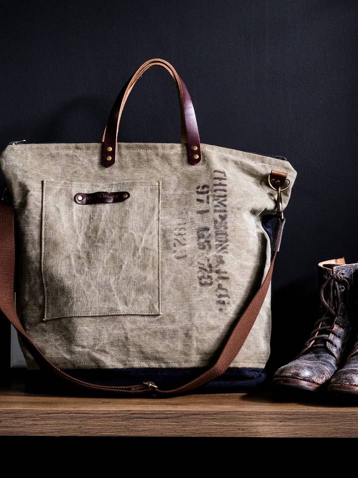 Fourre-tout soldat nommé de la Seconde Guerre mondiale - THOMPSON pour la vente par Mend and Muse