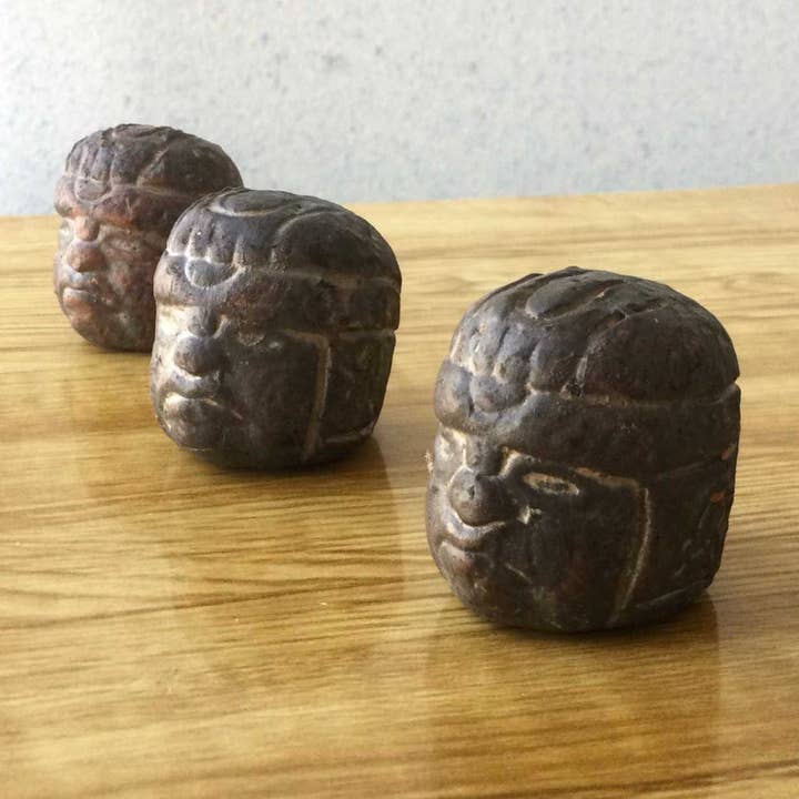 OllinMexica - Wholesale Decorative Figurine - Tête olmèque sculptée dans l'argile, figurine olmèque précolombienne préhispanique, collection de décoration mexicaine1
