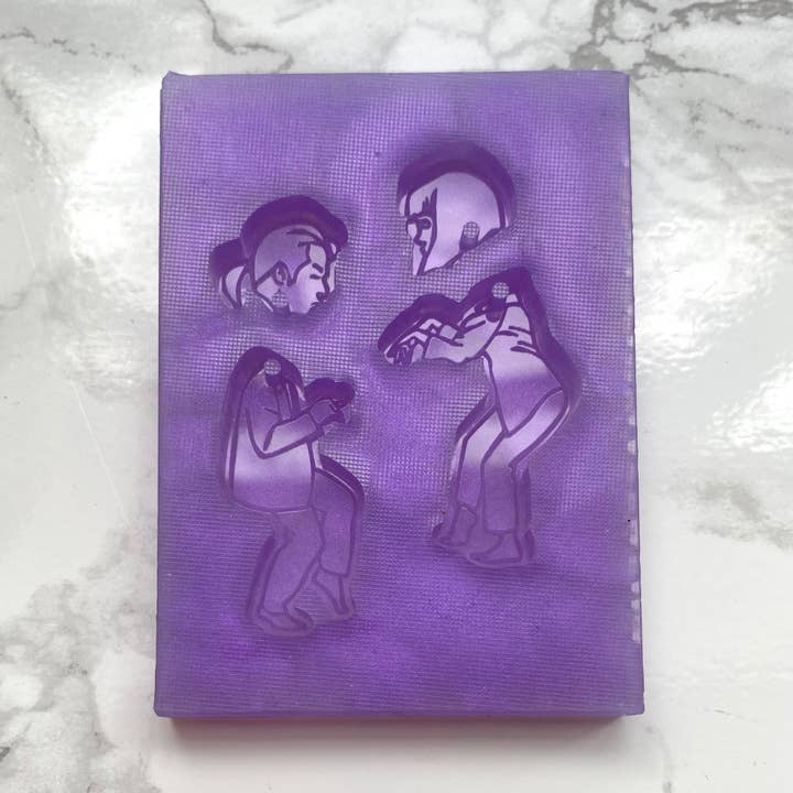 Moule en silicone pour boucles d'oreilles Vincent et Mia Dancing pour la vente par EllaRaeMouldsVinyls