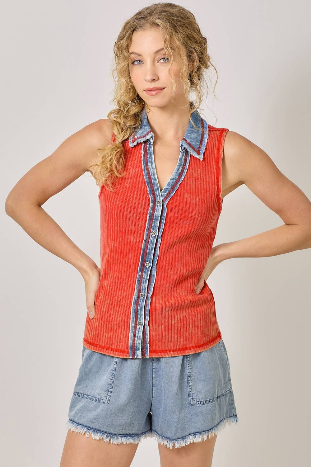 Mystree - Vente Chemise à col boutonné – femme - Haut sans manches à boutons en maille côtelée lavée 6094321