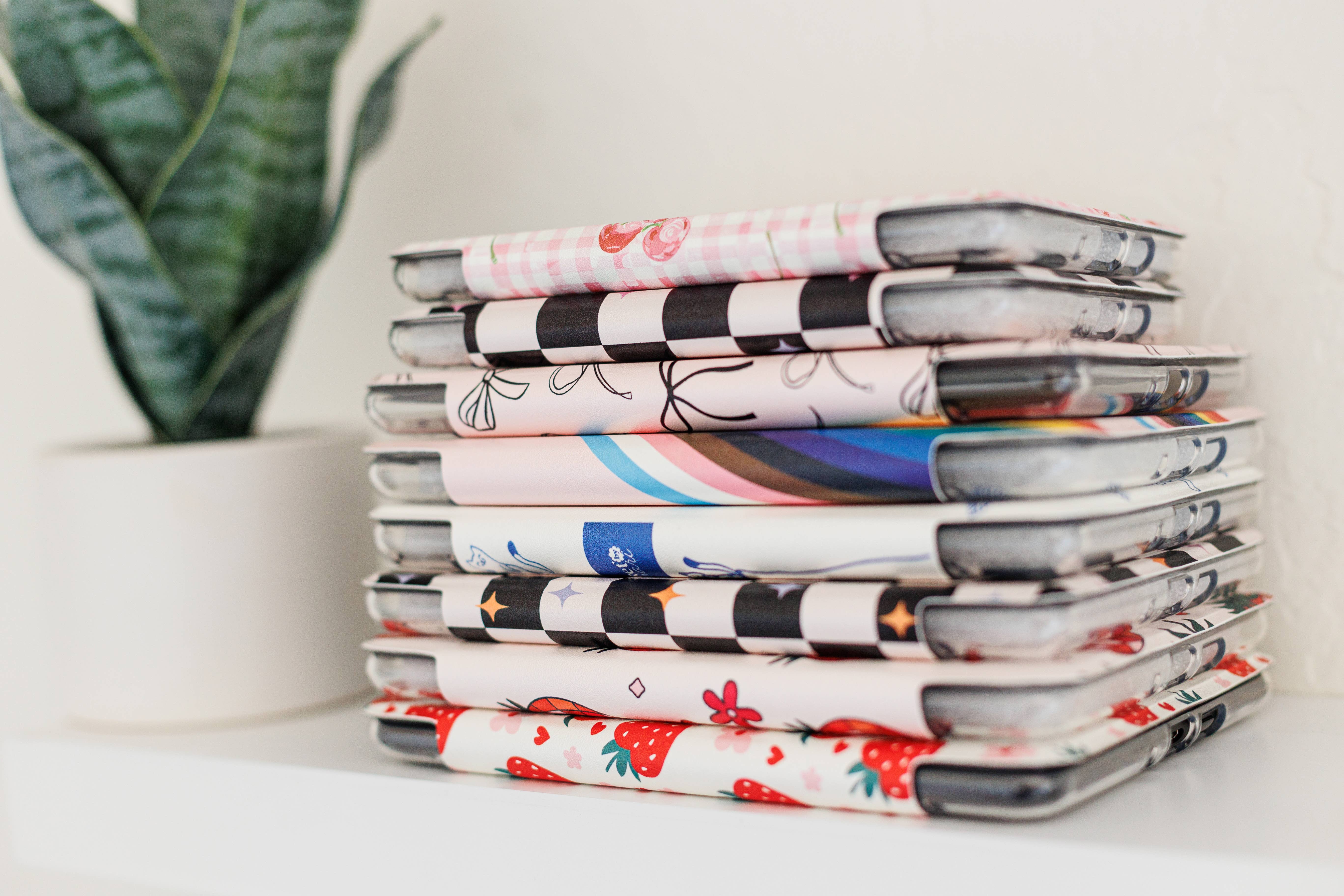 Market by Mari - Wholesale Book Cover - Blue Flower Garden Kindle Case with Clear Back and Handle4