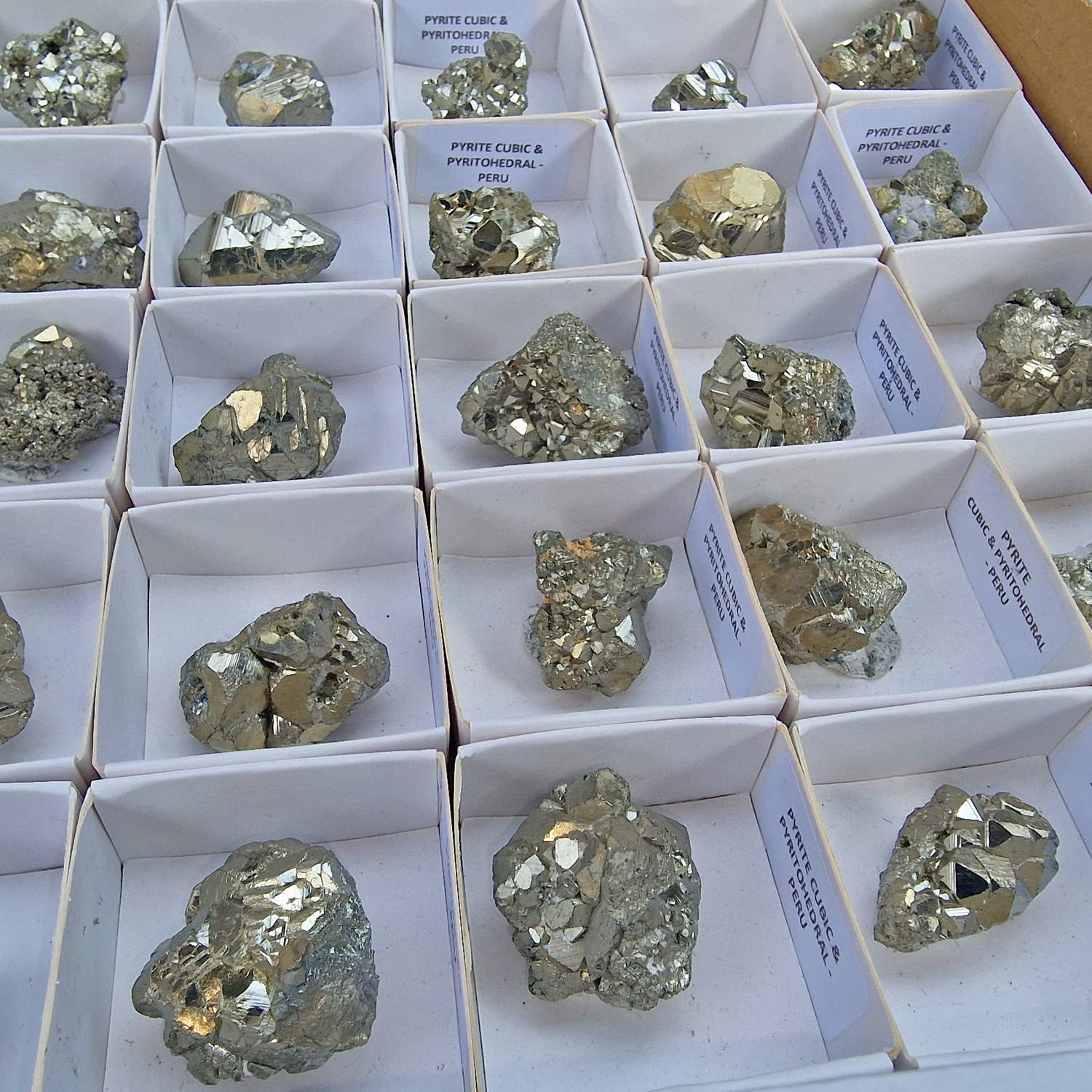 Shamans Crystal - Wholesale Spirituele steen/kristal - IJzeren Pyriet Coco Formatieringen Los Verkocht3