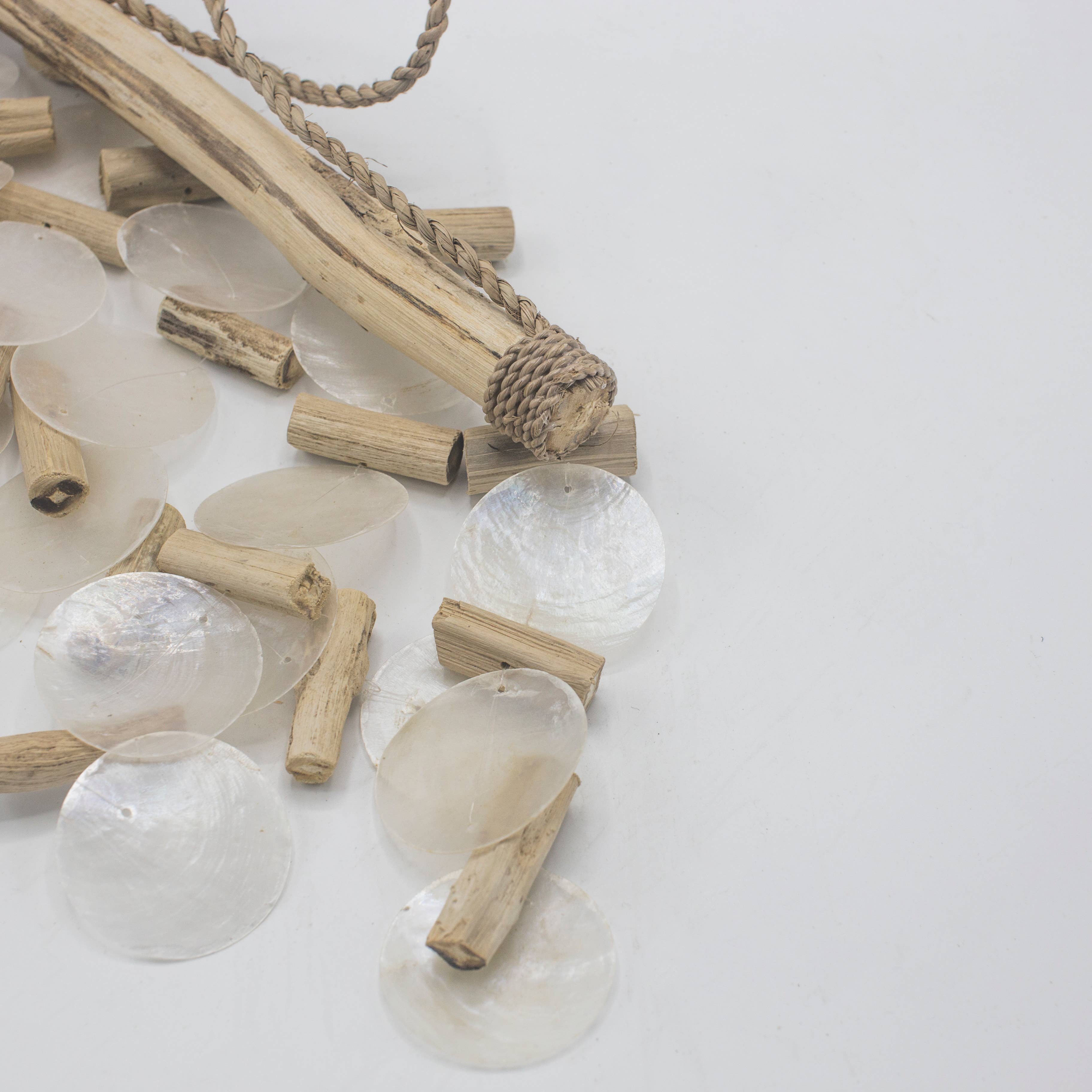 AW Artisan – Espanta-espíritos por atacado – Carilhão flutuante de madeira - Pérola4