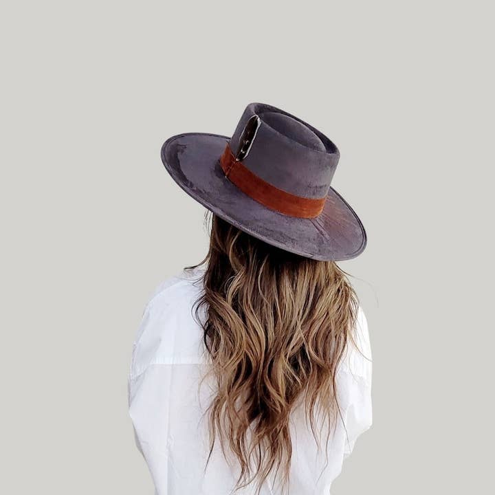 Cappello a Corona del Telescopio Camaleonte per la vendita all'ingrosso da parte di PETRA SAVAGE