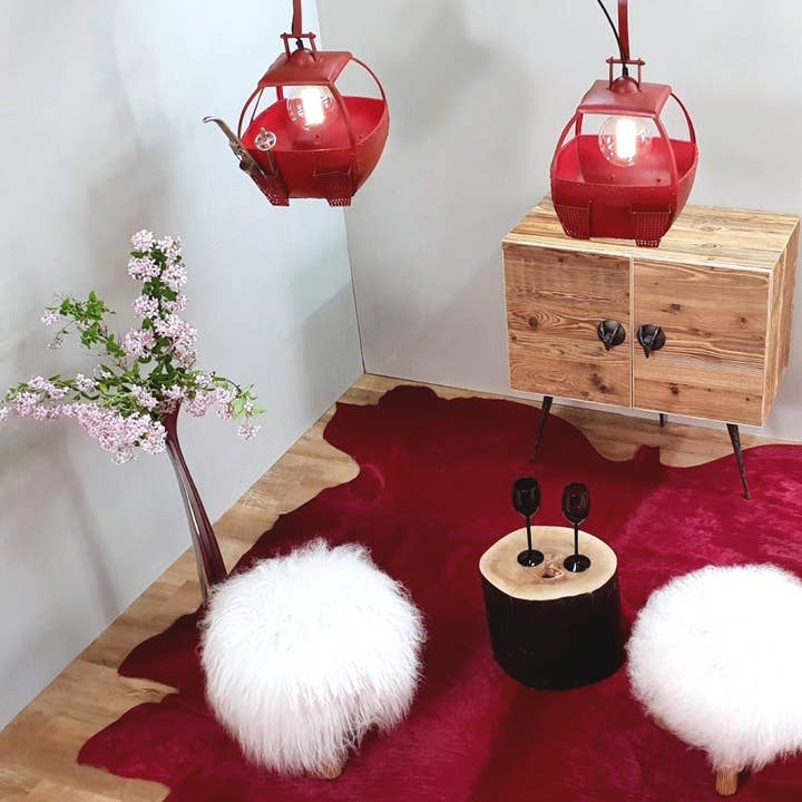 Red gondola metal suspension for wholesale by LES SCULPTEURS DU LAC