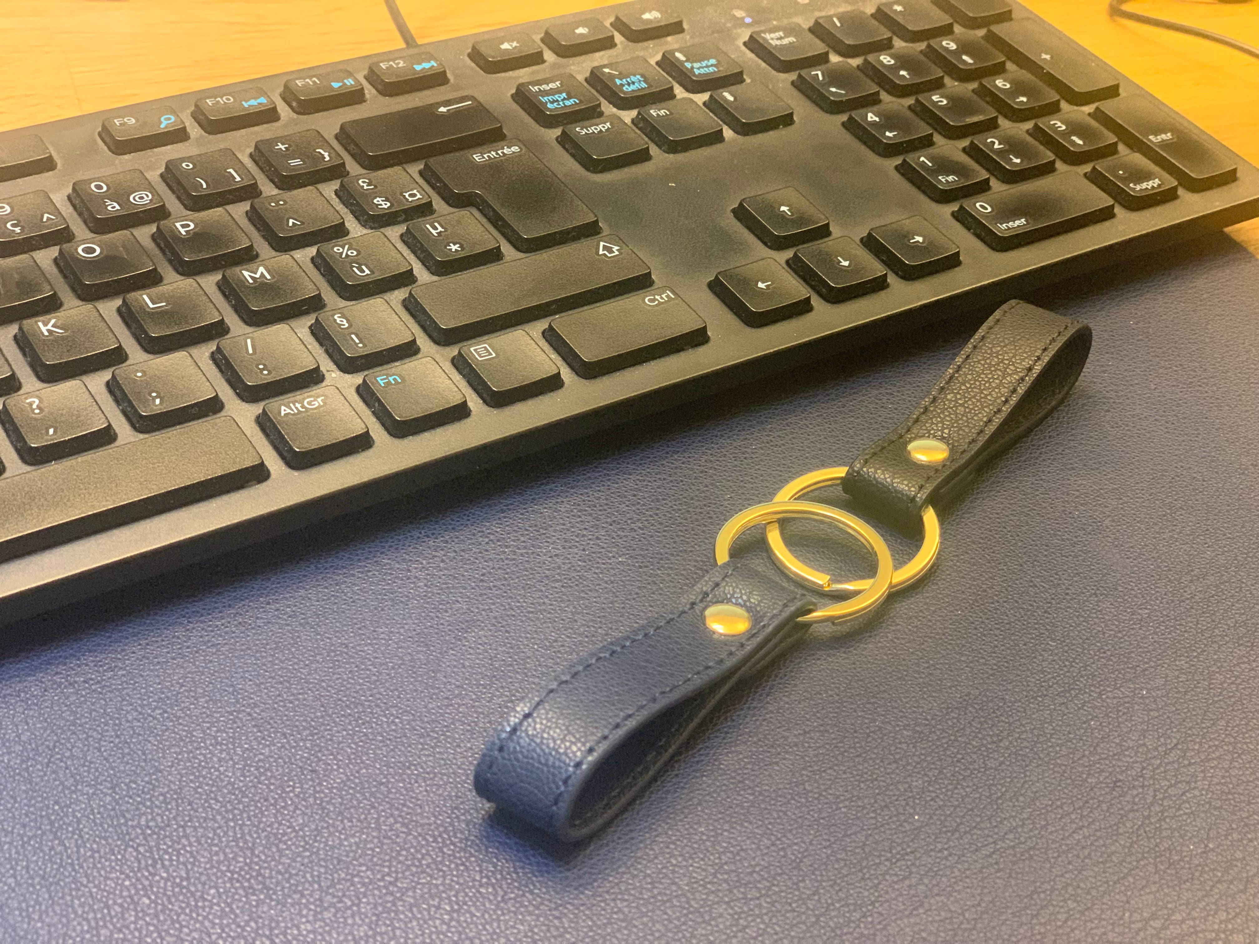 Xoopar Europe - Wholesale Keychain - Unisex - Recycled Leather Keychain3