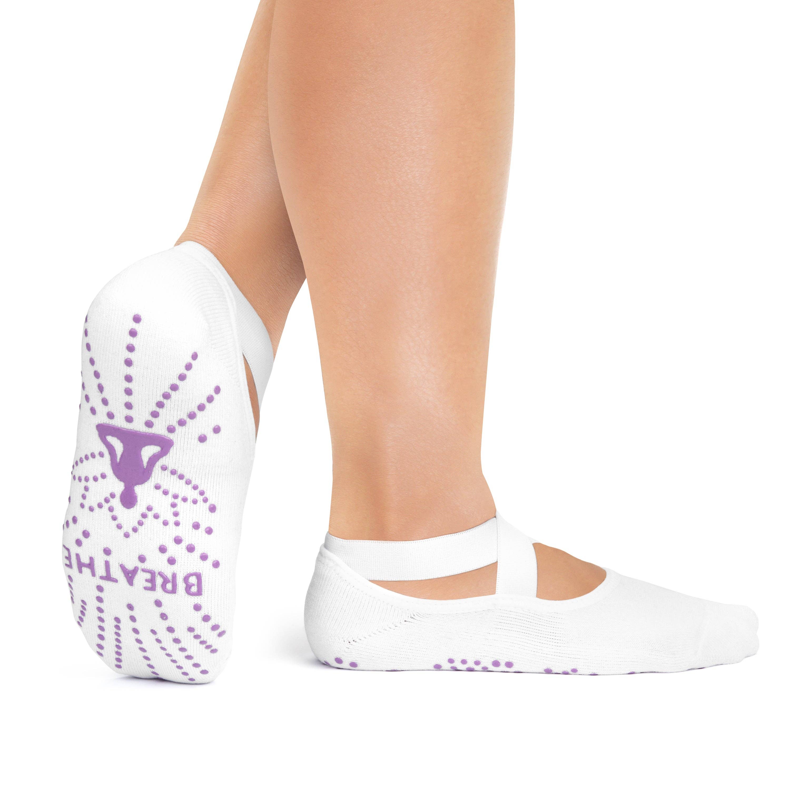 Lavley - Wholesale Socks - Women's - If You Can Read This...Namaste / Breathe Yoga Socks (2 Pack)1