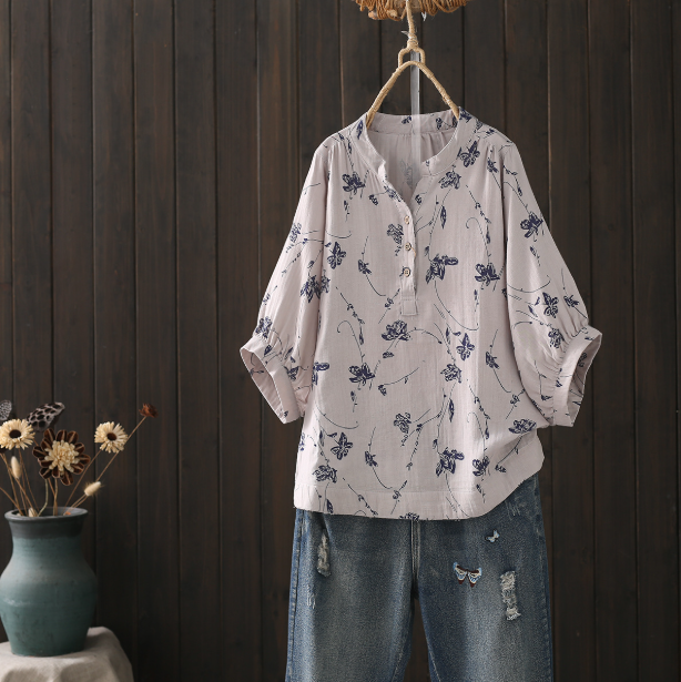 Whisper Mint – wholesale Blus - Dam – Damblus i bomullsgas med V-ringning och tryck6