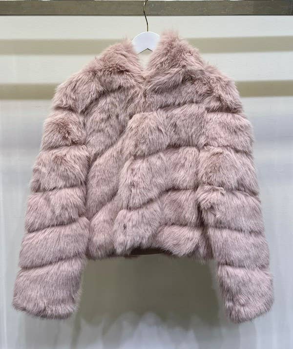 VENTI6 - Vente Veste – femme - Manteau court à capuche en fausse fourrure (VA8030)10