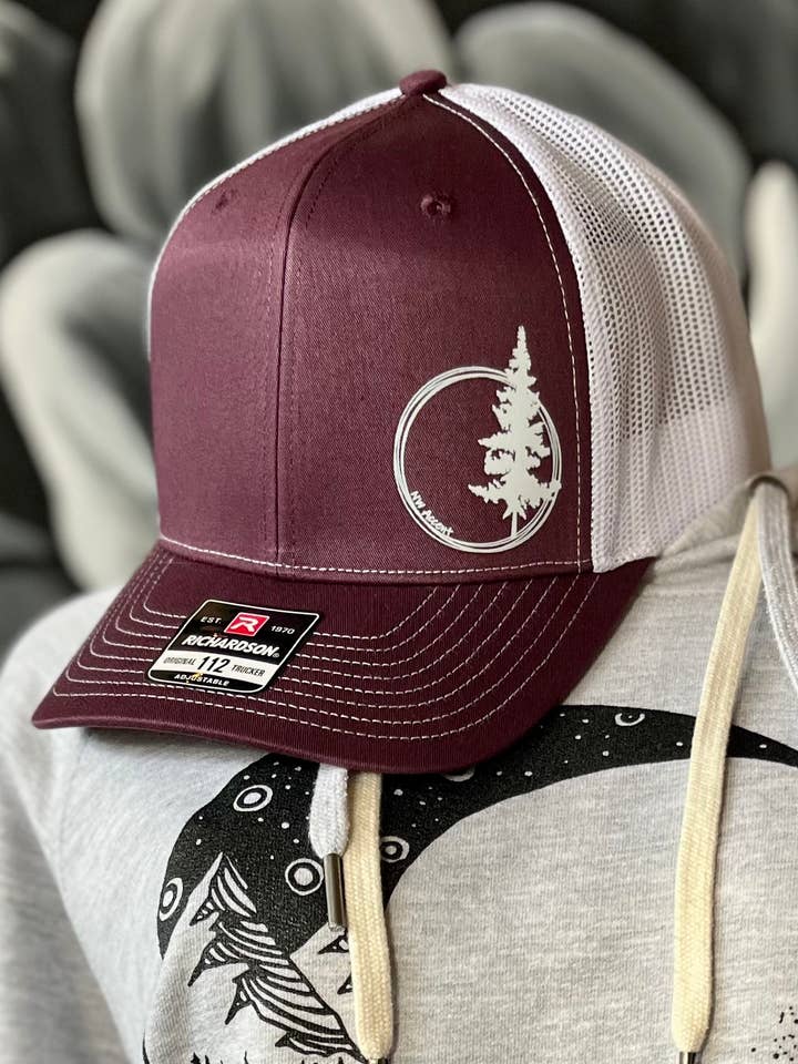 Circle Tree Trucker - Lille Originalt Billeddesign for engroshandel hos NW Accent