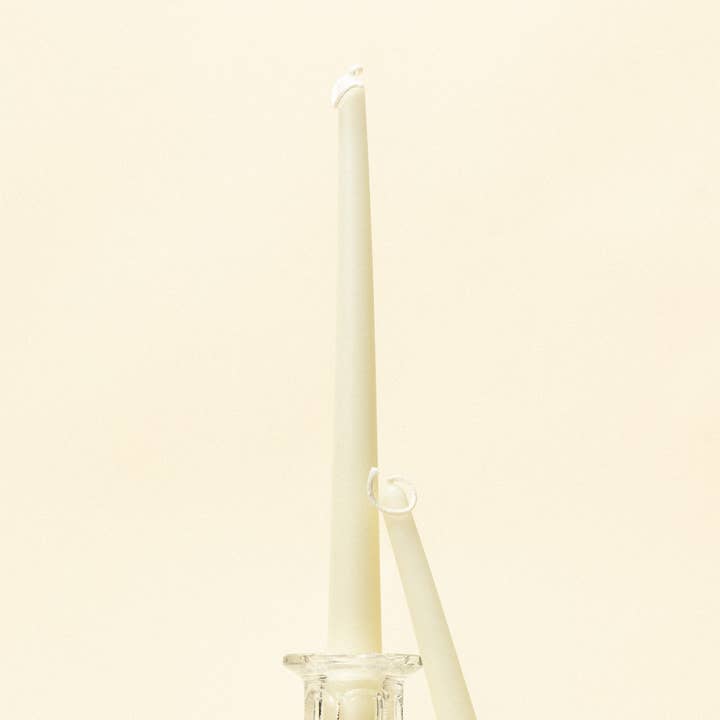 4" 100% Beeswax Taper Candle - White for wholesale by Hon’s Honey